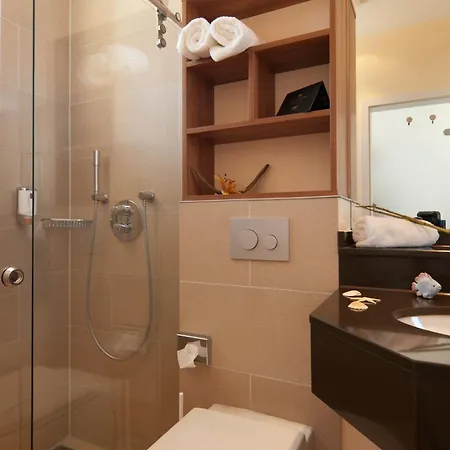 Hotel Strandhotel Georgshoehe 4*