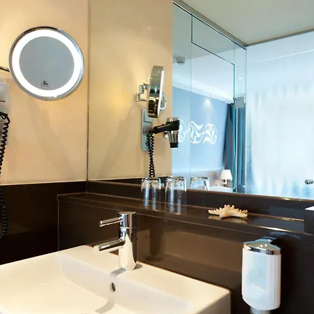 Hotel Strandhotel Georgshoehe 4*